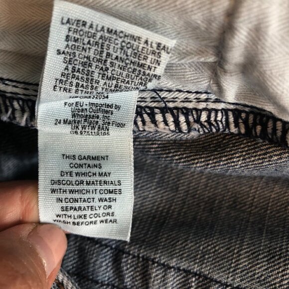 Free People Shorts Uptown High Rise‎ Button Fly Distressed Denim Women’s Size 29 - Picture 8 of 8